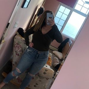 army green v neck sweater